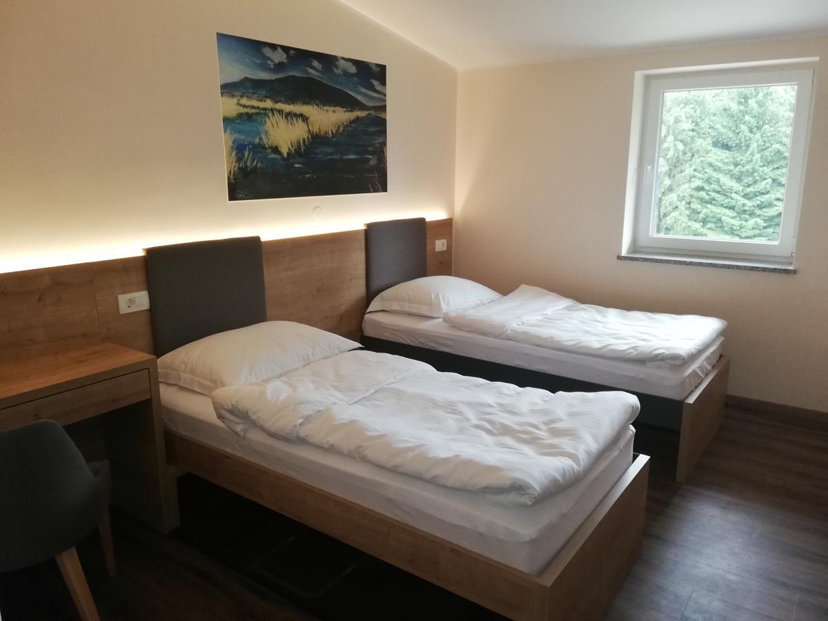Gostilna S Prenocisci Pav Hotel Rakek Exterior photo