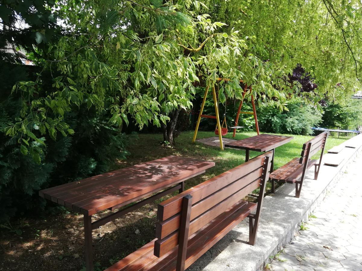 Gostilna S Prenocisci Pav Hotel Rakek Exterior photo